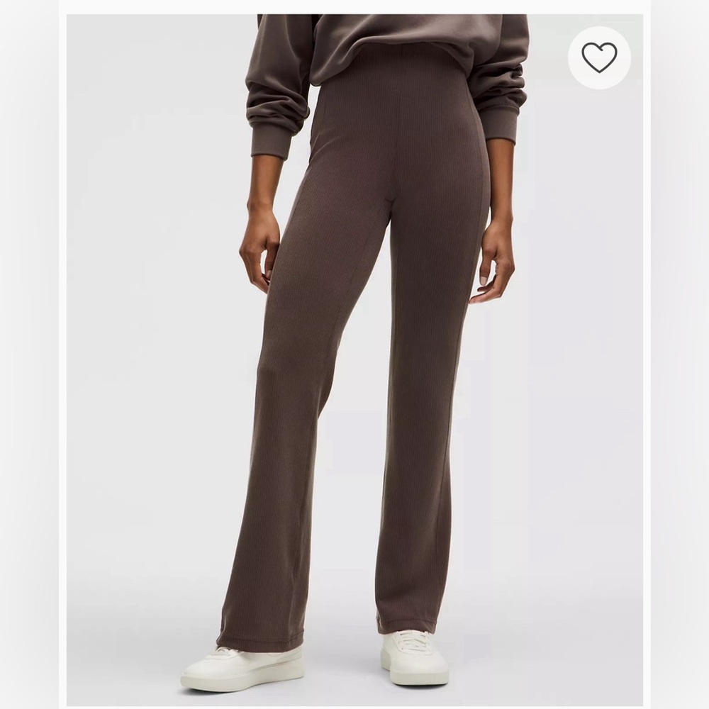 Lululemon Ribbed flared pants in espresso
NWT
